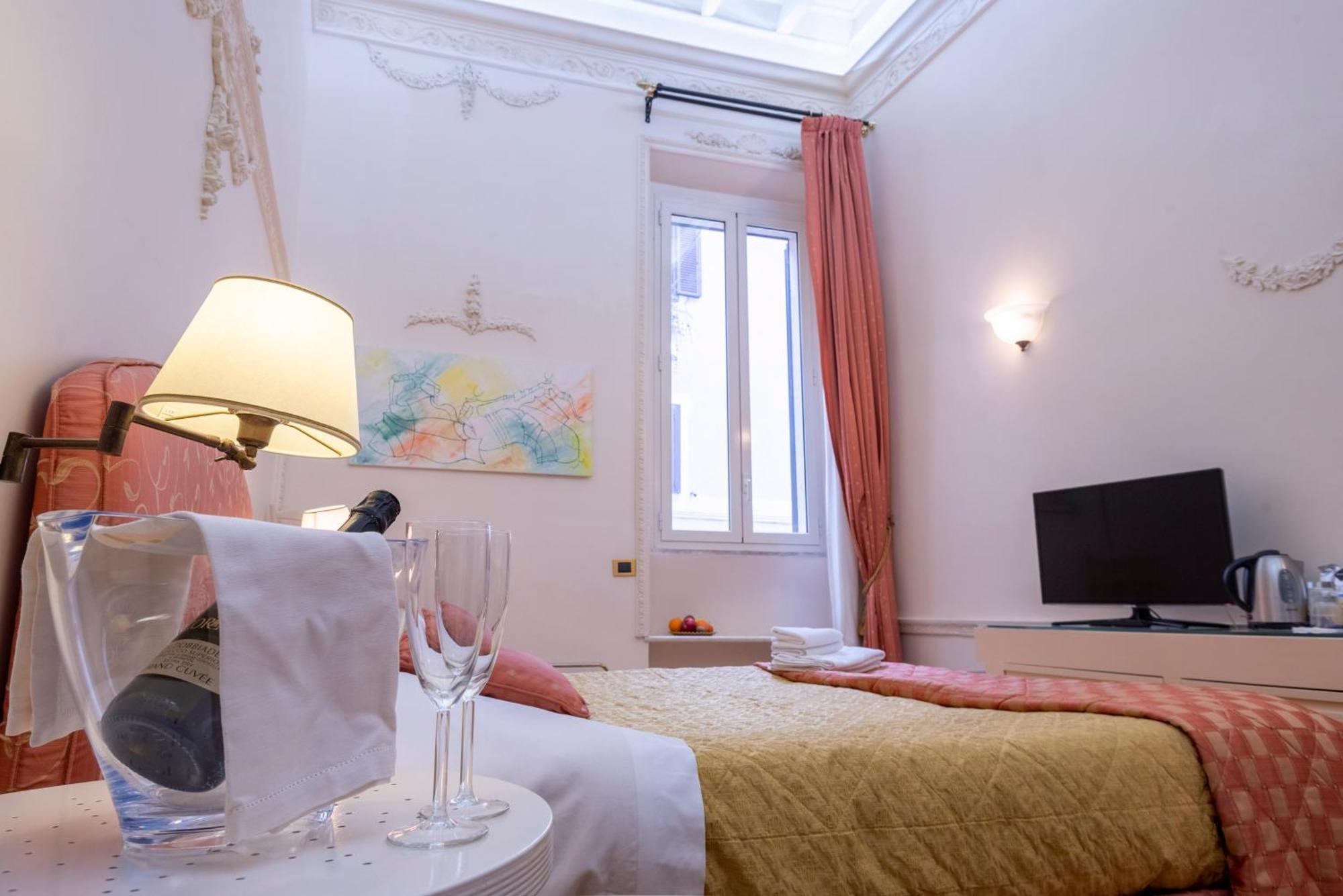 Suites Rome Exterior photo